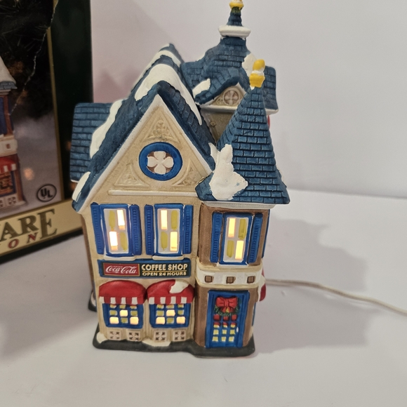 Coca-Cola Christmas Village Town Square Movie Theater Collection Lights Up - Picture 13 of 13